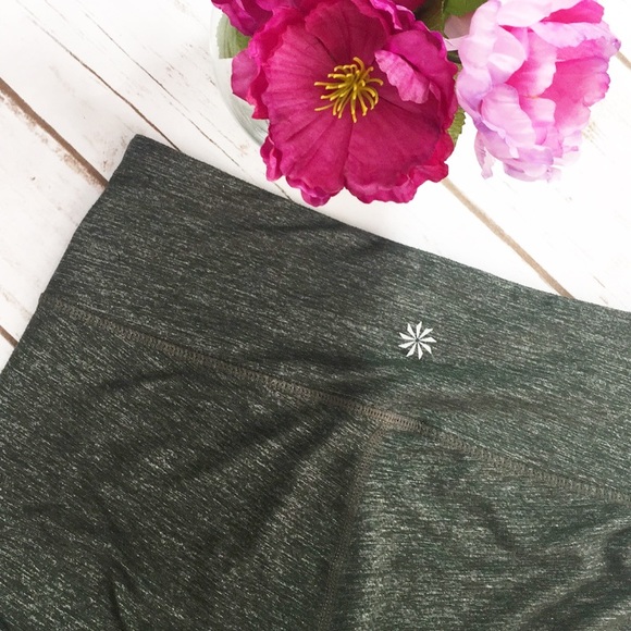 Athleta workout crop leggings - Picture 2 of 8